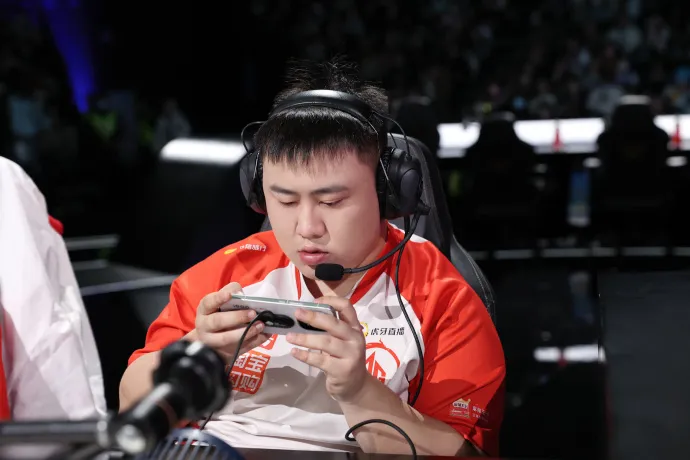 星空体育(中国)官方网站-晋级S组,AG发布赛后返图并配文:S组我们继续加油